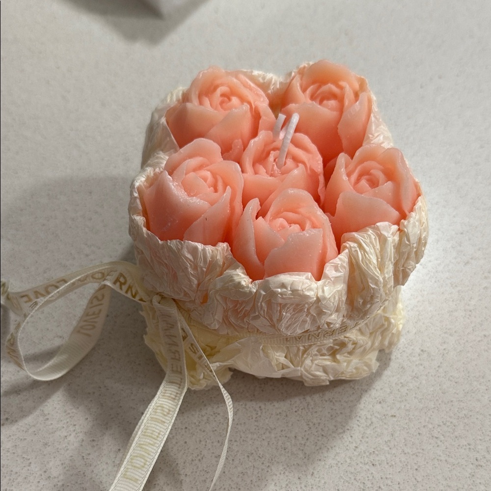 New in Box Romantic Bouquet Candle with Pink Roses
